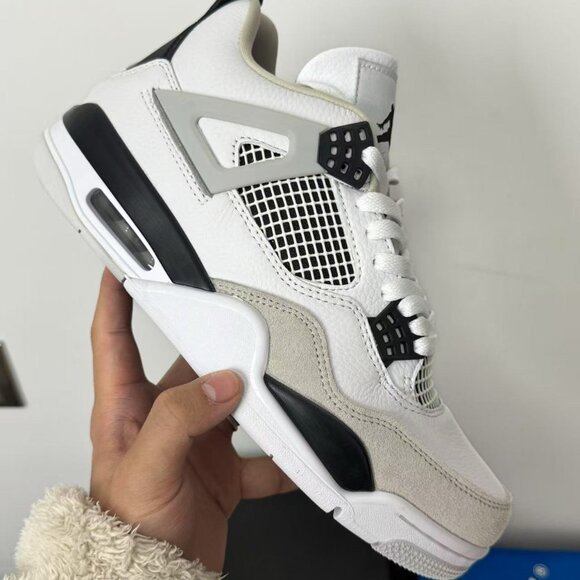 Air Jordan 4 Retro "Military Black" - Picture 1 of 7